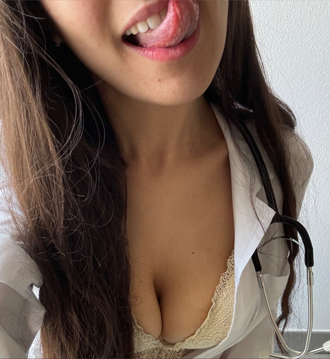 Sofia OnlyFans italiana premium 20 anni